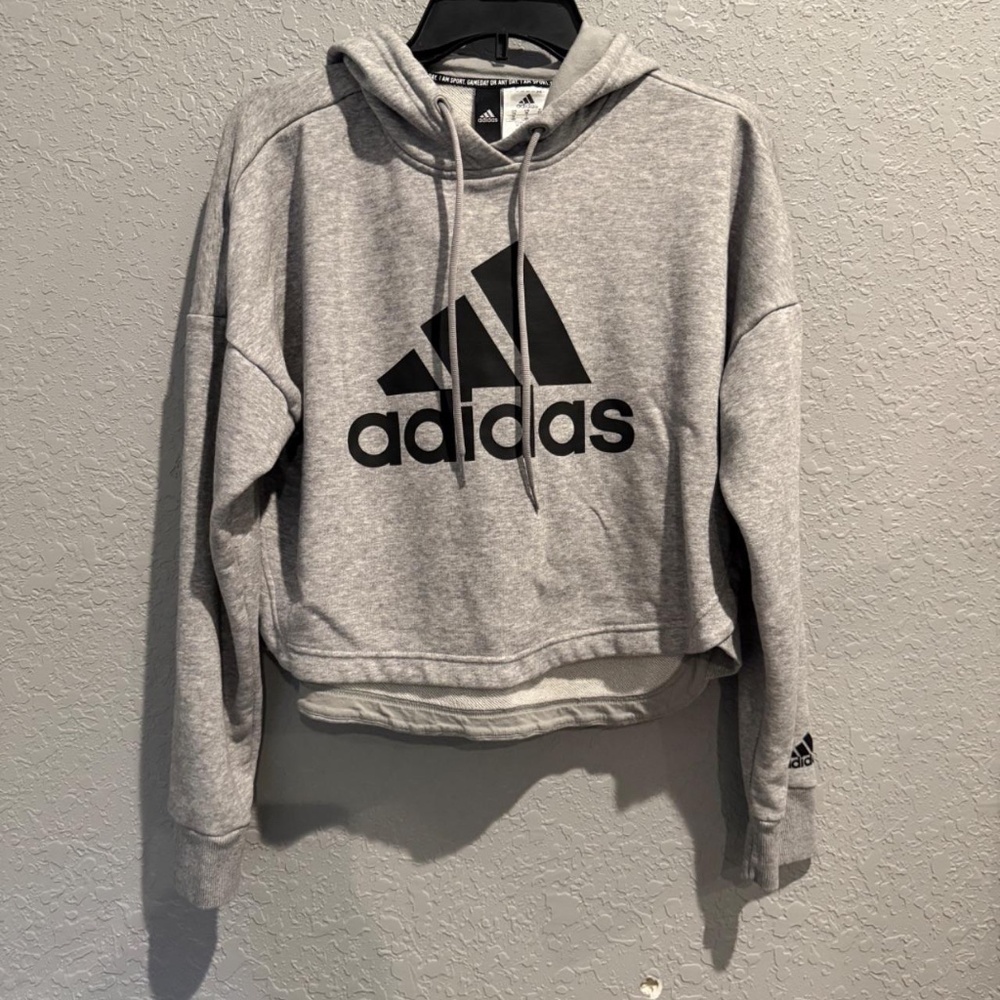 Cropped Adidas Sweatshirt - Size M